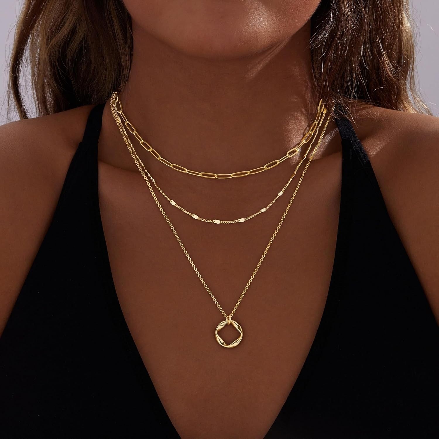 Colar Feminino Elegante com Camadas