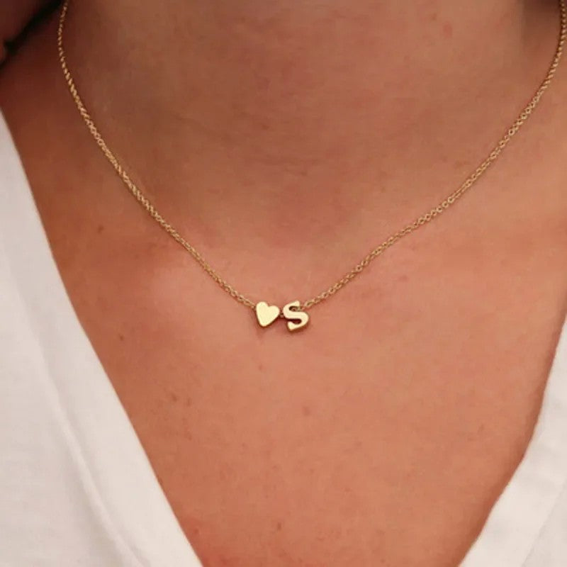 Colar Personalizado com Inicial e Coração